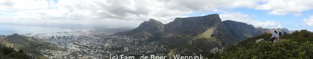 191030_112012-Kaapstad met op de achtergrond de Tafelberg.JPG